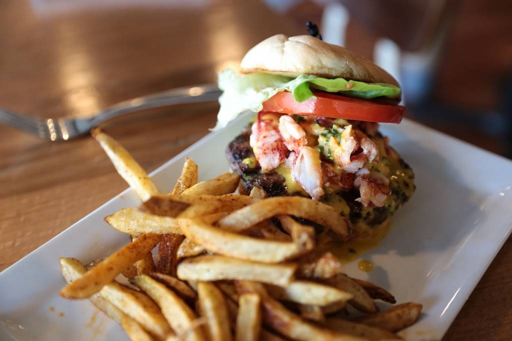 Chesapeake & Maine | restaurant | 316 Rehoboth Ave, Rehoboth Beach, DE 19971, USA | 3022263600 OR +1 302-226-3600