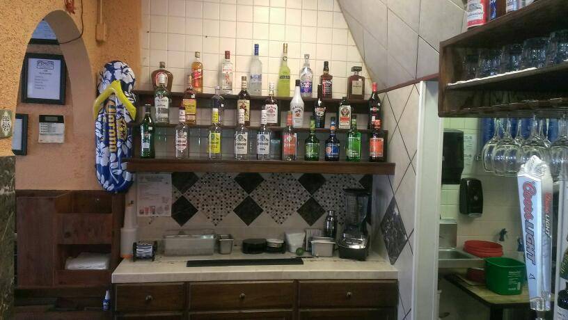 Pinos Italian Bistro and Pizzeria | restaurant | 3420 Boulevard, Colonial Heights, VA 23834, USA | 8045209005 OR +1 804-520-9005