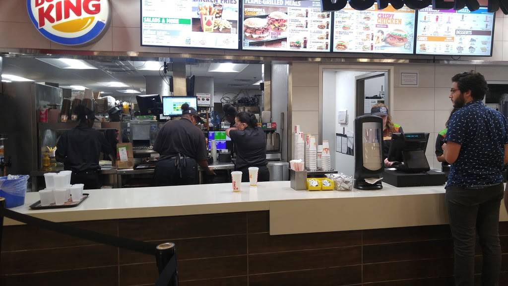 Burger King | restaurant | Renaissance Center, Detroit, MI 48243, USA | 3133929362 OR +1 313-392-9362