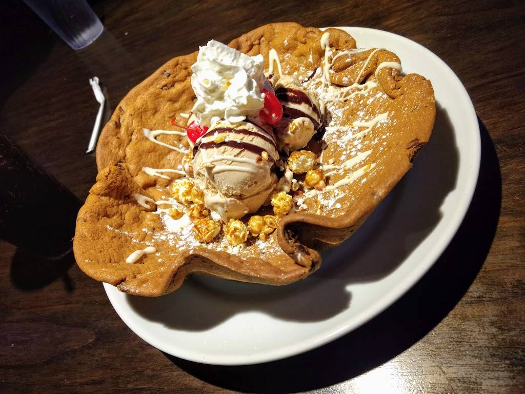 Dave & Busters | restaurant | 100 Buckland Hills Dr, Manchester, CT 06042, USA | 8603270900 OR +1 860-327-0900