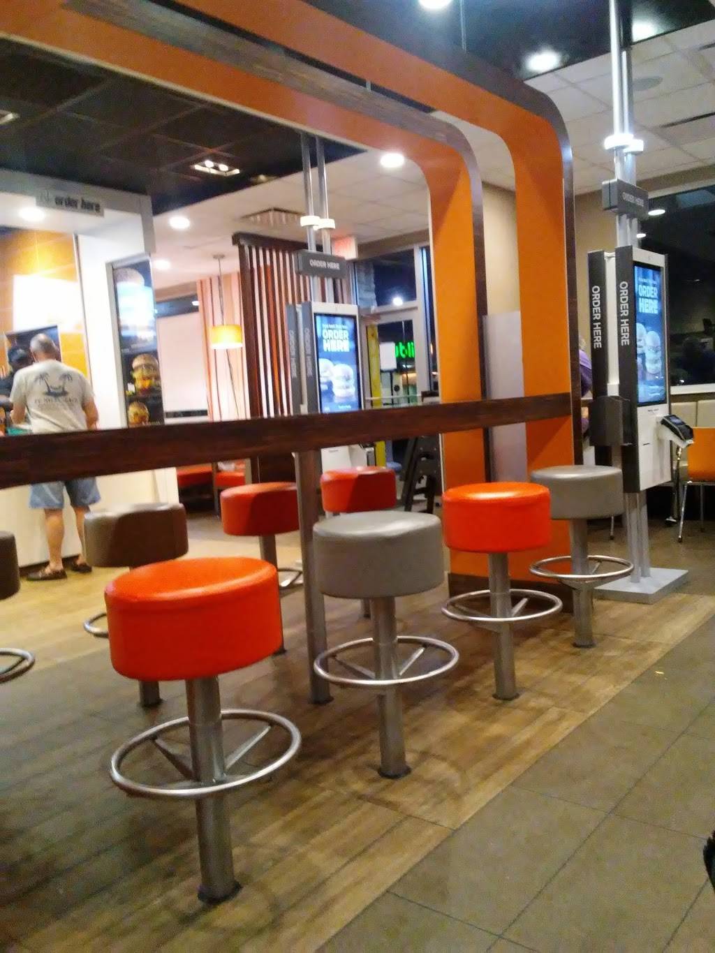 McDonalds | cafe | 18500 Summerlin Rd, Fort Myers, FL 33908, USA | 2392677887 OR +1 239-267-7887