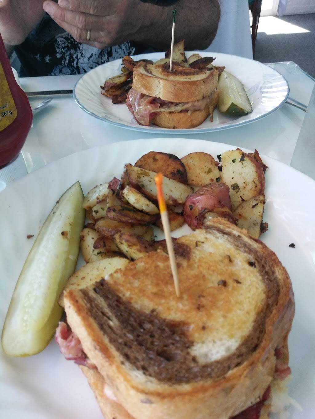 The Blue Heron Beachfront Bistro | restaurant | 909 N Ocean Shore Blvd, Flagler Beach, FL 32136, USA | 3864399990 OR +1 386-439-9990