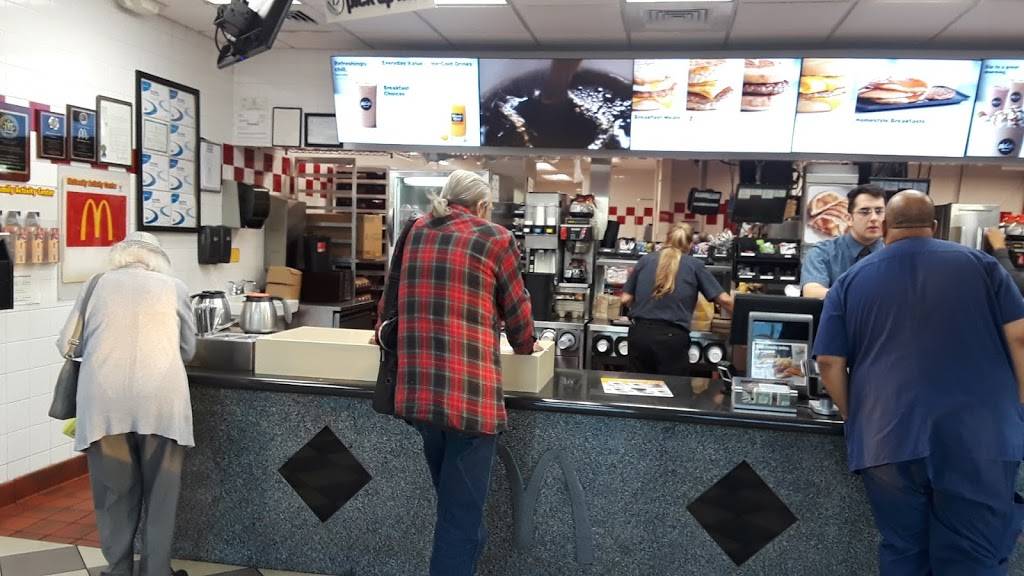 McDonalds | cafe | 107 Main St, Islip, NY 11751, USA | 6316656420 OR +1 631-665-6420