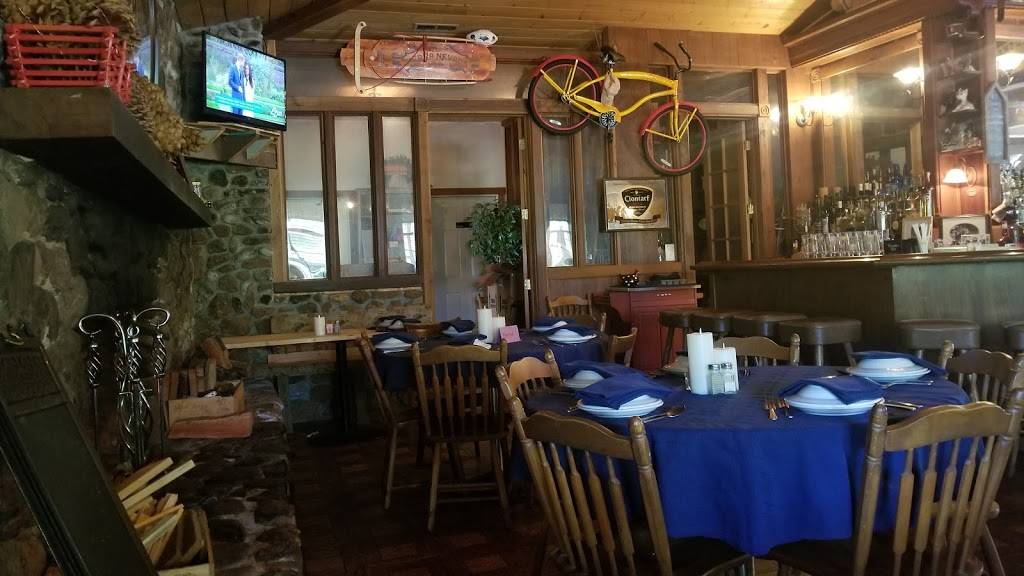 Stormys Spirits & Supper | restaurant | 6650 Bloomfield Rd, Petaluma, CA 94952, USA | 7077950127 OR +1 707-795-0127