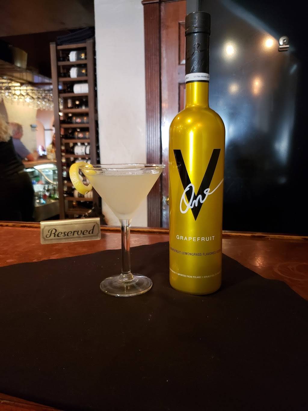 Alinas | restaurant | 96 Russell St, Hadley, MA 01035, USA | 4135848000 OR +1 413-584-8000