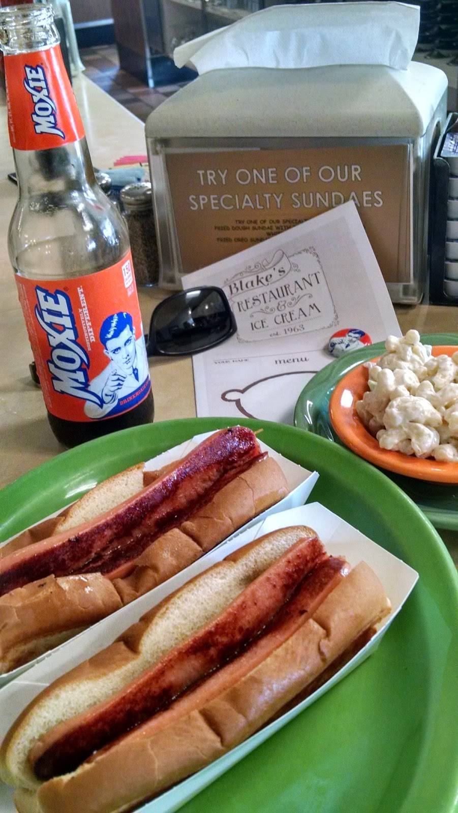 Blakes Restaurant DW | restaurant | 53 Hooksett Rd, Manchester, NH 03104, USA | 6036271110 OR +1 603-627-1110