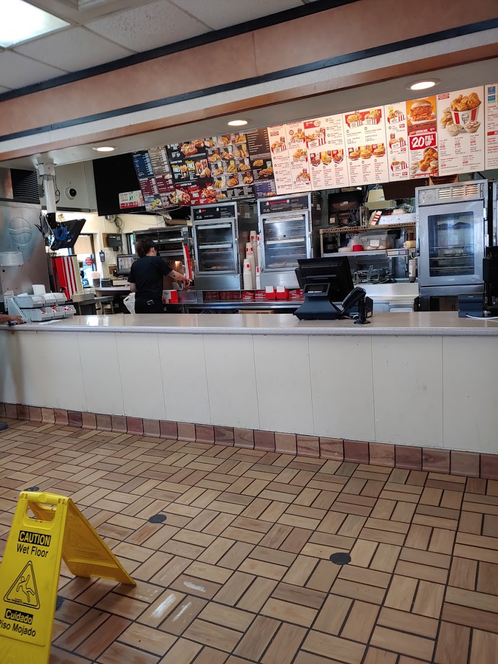 KFC | restaurant | 177 W Allegheny Ave, Philadelphia, PA 19133, USA | 2157391717 OR +1 215-739-1717