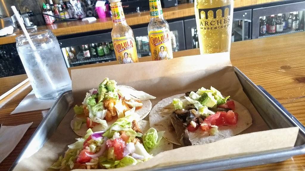 Hapeville Corner Tavern | restaurant | 573 N Central Ave, Atlanta, GA 30354, USA | 4042541004 OR +1 404-254-1004