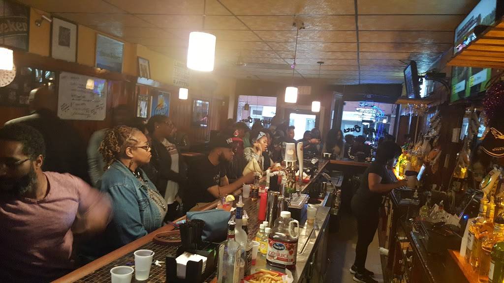 Happy Ours Bar & Grill | restaurant | 1622 Lee Rd, Cleveland, OH 44118, USA | 2163213335 OR +1 216-321-3335