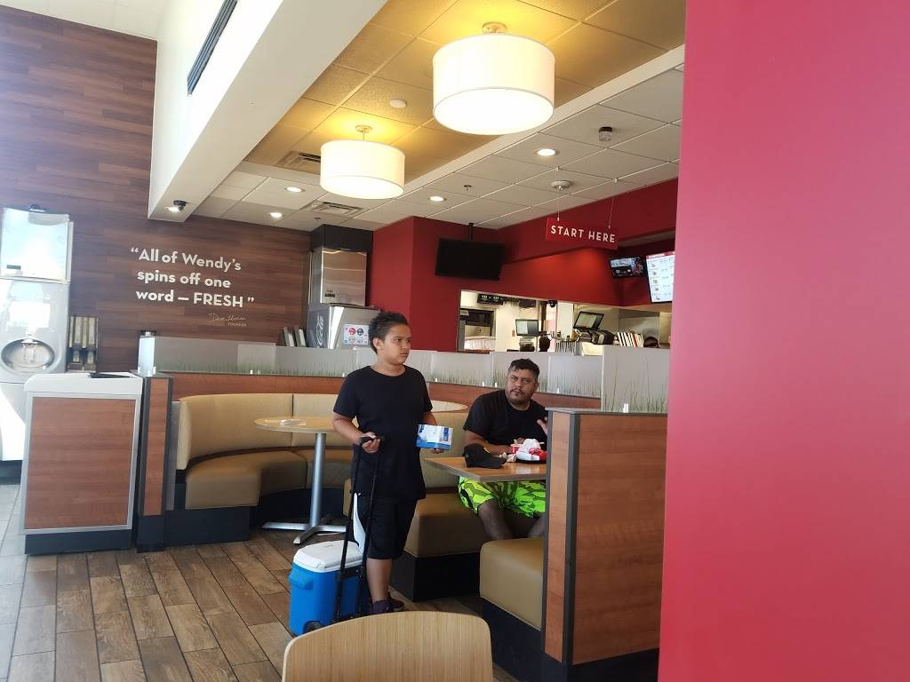 Wendys | restaurant | 16984 Valley Blvd, Fontana, CA 92335, USA | 9093551702 OR +1 909-355-1702