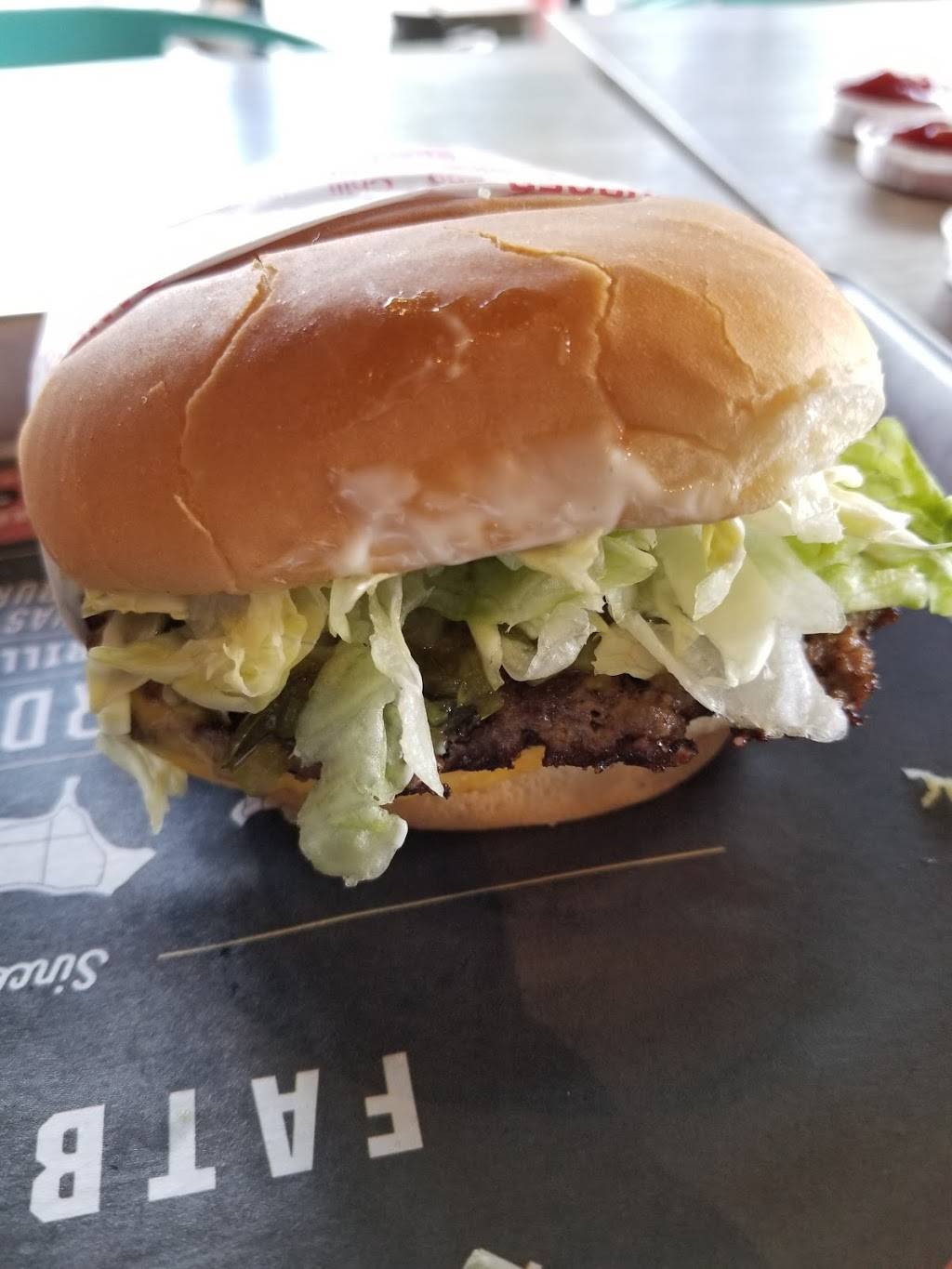 Fatburger | restaurant | 650 N Moorpark Rd, Thousand Oaks, CA 91360, USA | 8053708220 OR +1 805-370-8220