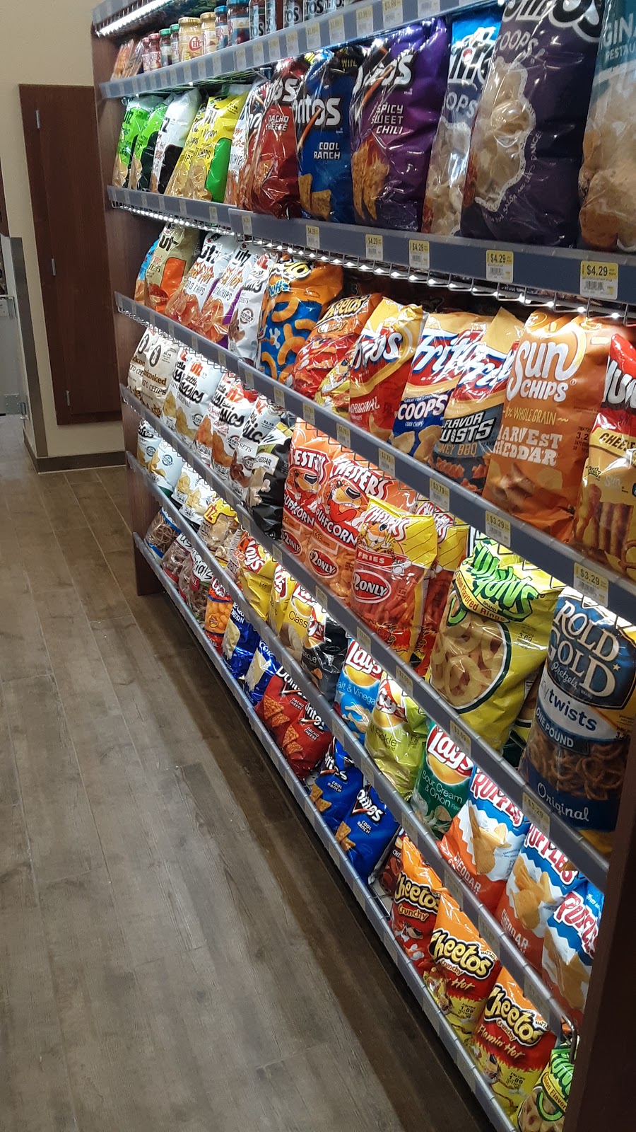 Royal Farms | meal takeaway | 5573 Shady Side Rd, Churchton, MD 20733, USA | 3015203512 OR +1 301-520-3512