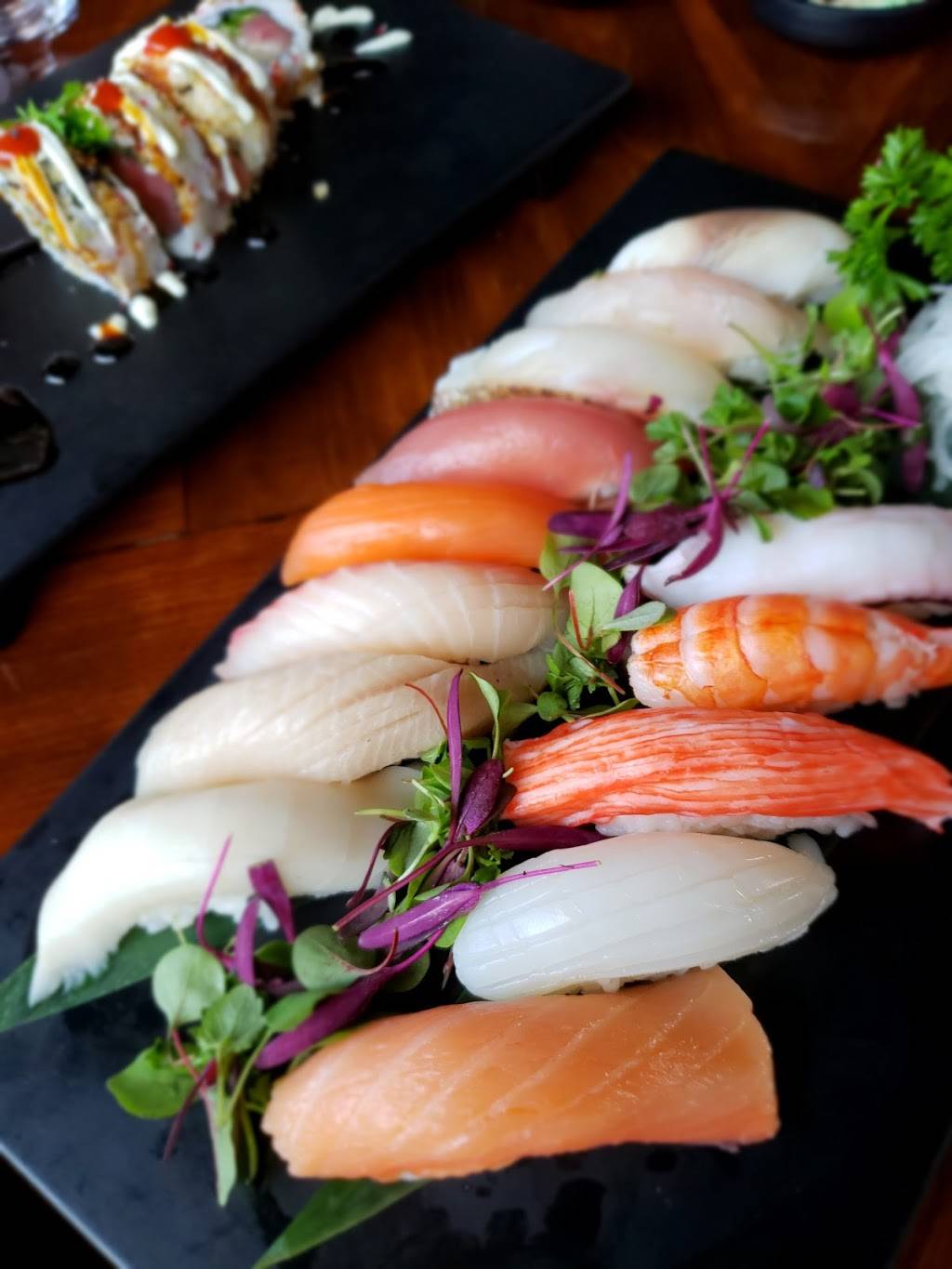 Hob Sushi | restaurant | 2156 N Clybourn Ave, Chicago, IL 60614, USA | 7733608851 OR +1 773-360-8851