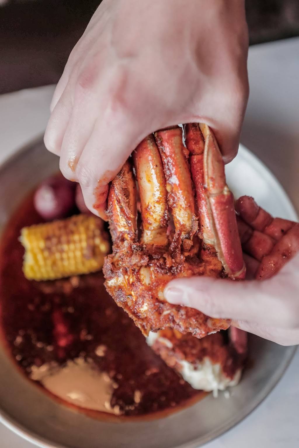 Hook & Reel Cajun Seafood & Bar | restaurant | 2712 Eldridge Pkwy Suite 101, Houston, TX 77082, USA | 2814962377 OR +1 281-496-2377