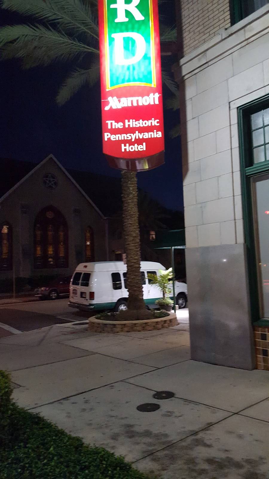 The Bistro – Eat. Drink. Connect.® | restaurant | 300 4th St N, St. Petersburg, FL 33701, USA | 7274506200 OR +1 727-450-6200