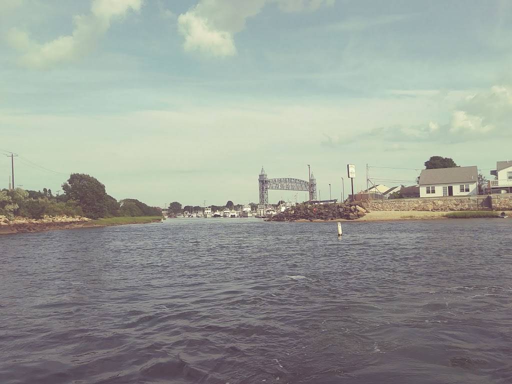 Buzzards Bay Marina | restaurant | 2 Main St, Buzzards Bay, MA 02532, USA | 5087591880 OR +1 508-759-1880