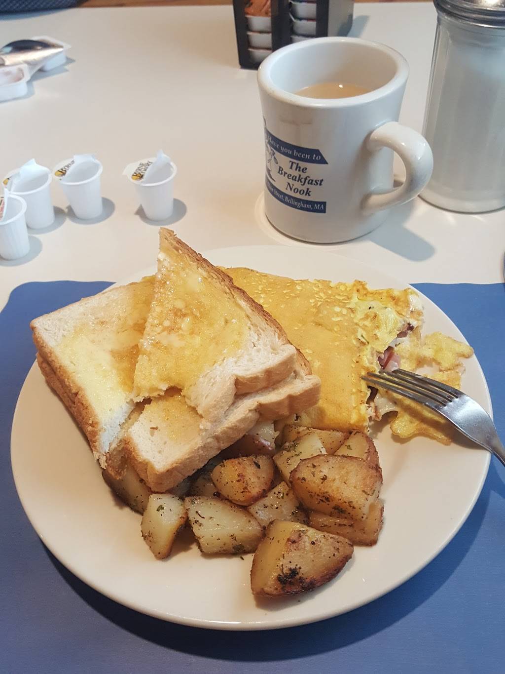 Breakfast Nook | restaurant | 770 S Main St, Bellingham, MA 02019, USA | 5088832442 OR +1 508-883-2442