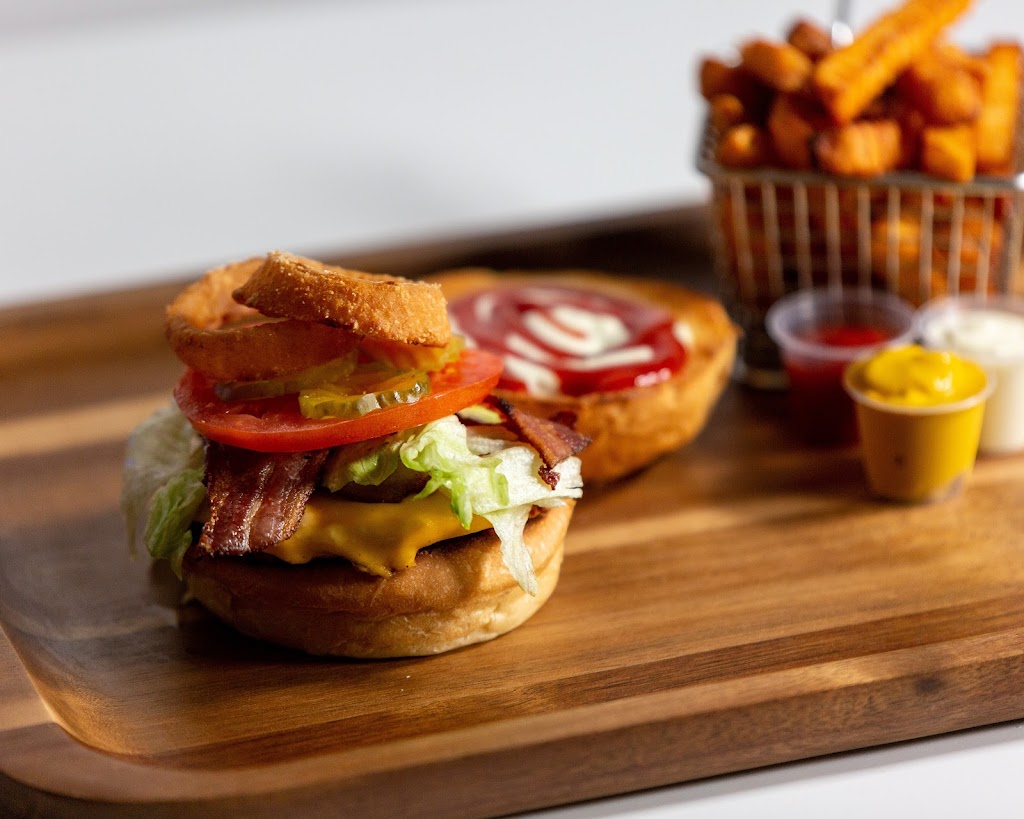 Burger Mania | restaurant | 12333 SW 131st Ave, Miami, FL 33186, USA | 7864511915 OR +1 786-451-1915