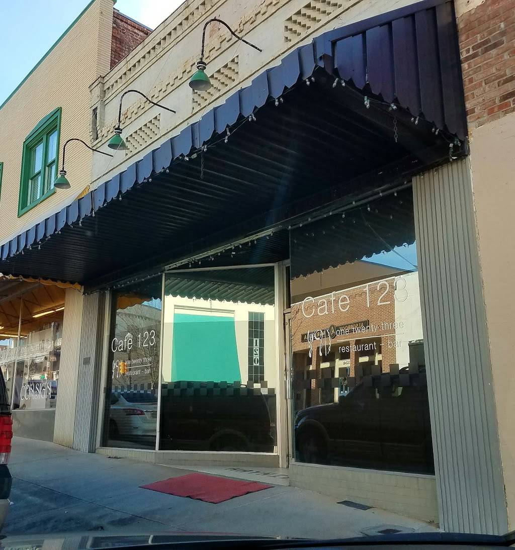 Café One Twenty Three | restaurant | 123 S 8th St, Opelika, AL 36801, USA | 3347370069 OR +1 334-737-0069