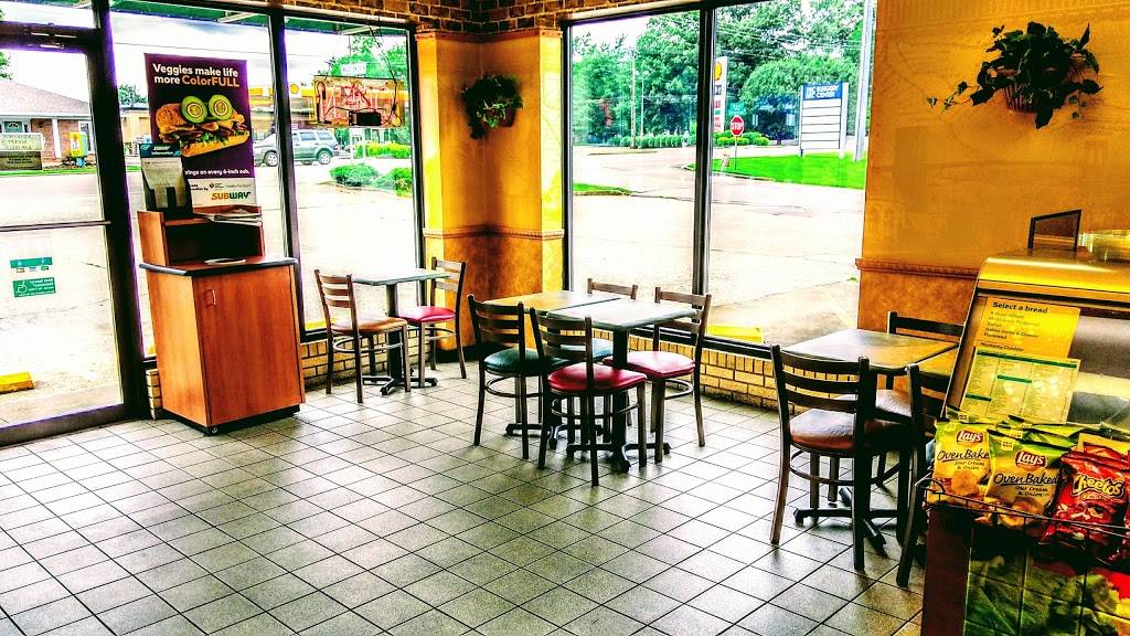Subway Restaurants | restaurant | 201 Tyson Ave Suite C, Paris, TN 38242, USA | 7316440588 OR +1 731-644-0588