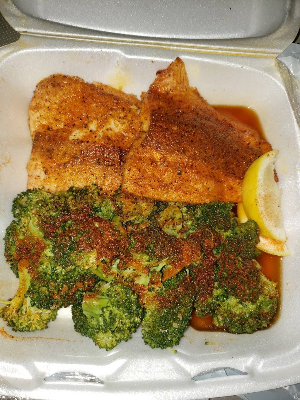 Seafood junction | restaurant | 645 E 162nd St, South Holland, IL 60473, USA | 7087134022 OR +1 708-713-4022