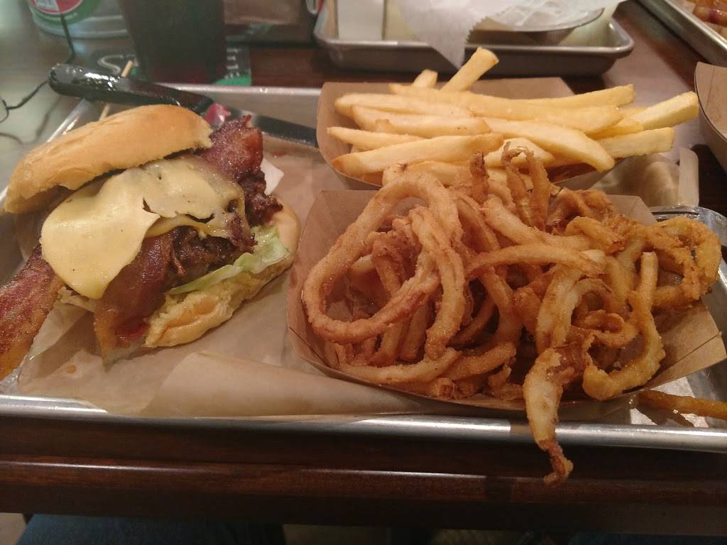 Crafty Burger N Tap | restaurant | 02352, Denver, NC 28037, USA | 7049661820 OR +1 704-966-1820