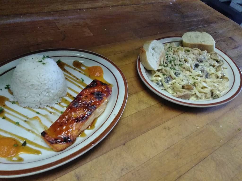 Laz Bistro & Bar | restaurant | 419 E Main St, Stoughton, WI 53589, USA | 6088733808 OR +1 608-873-3808