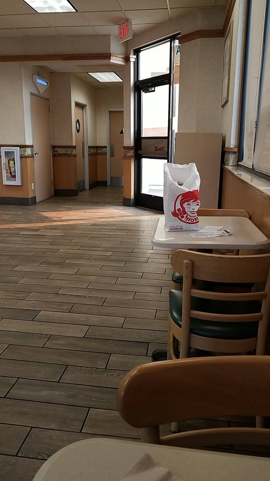 Wendys | restaurant | 3504 W Century Blvd, Inglewood, CA 90303, USA | 3106735382 OR +1 310-673-5382