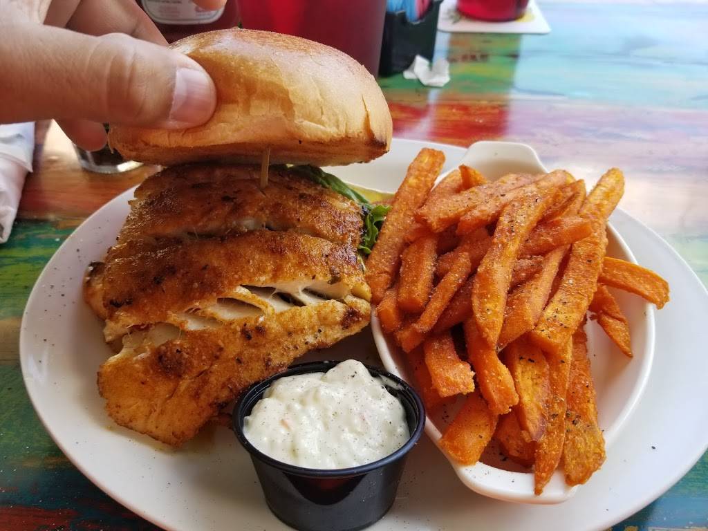 Johnny Longboats | restaurant | 2401 N Ocean Ave, Riviera Beach, FL 33404, USA | 5612492795 OR +1 561-249-2795