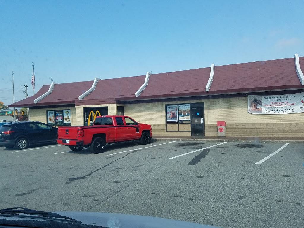 McDonalds | cafe | 636 Metacom Ave, Warren, RI 02885, USA | 4012455049 OR +1 401-245-5049