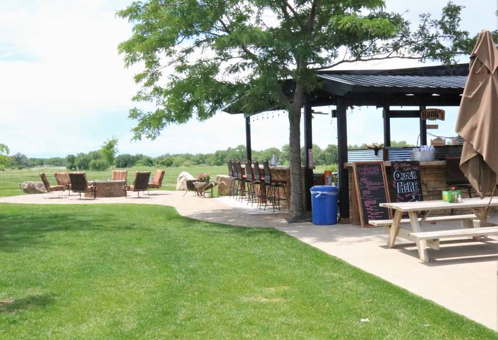 Hanks Bar & Grill | restaurant | 22999 US-34, Greeley, CO 80631, USA | 9705904414 OR +1 970-590-4414