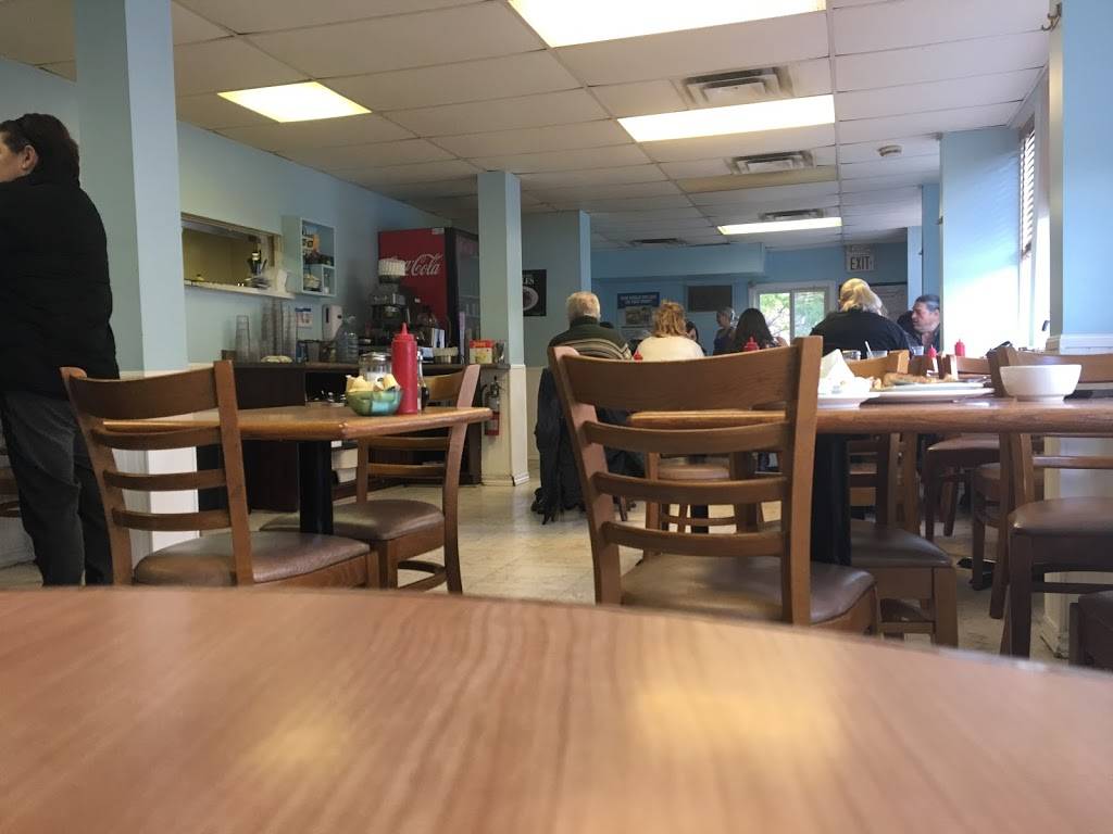 Caledon Family Restaurant | restaurant | 16560 Hurontario St, Caledon Village, ON L7K 1W3, Canada | 5199273514 OR +1 519-927-3514