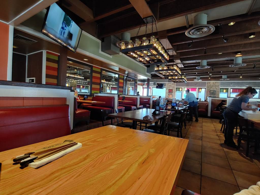 Chilis Grill & Bar | restaurant | 2240 Sun Ranch Village Loop SW, Los Lunas, NM 87031, USA | 5058664088 OR +1 505-866-4088