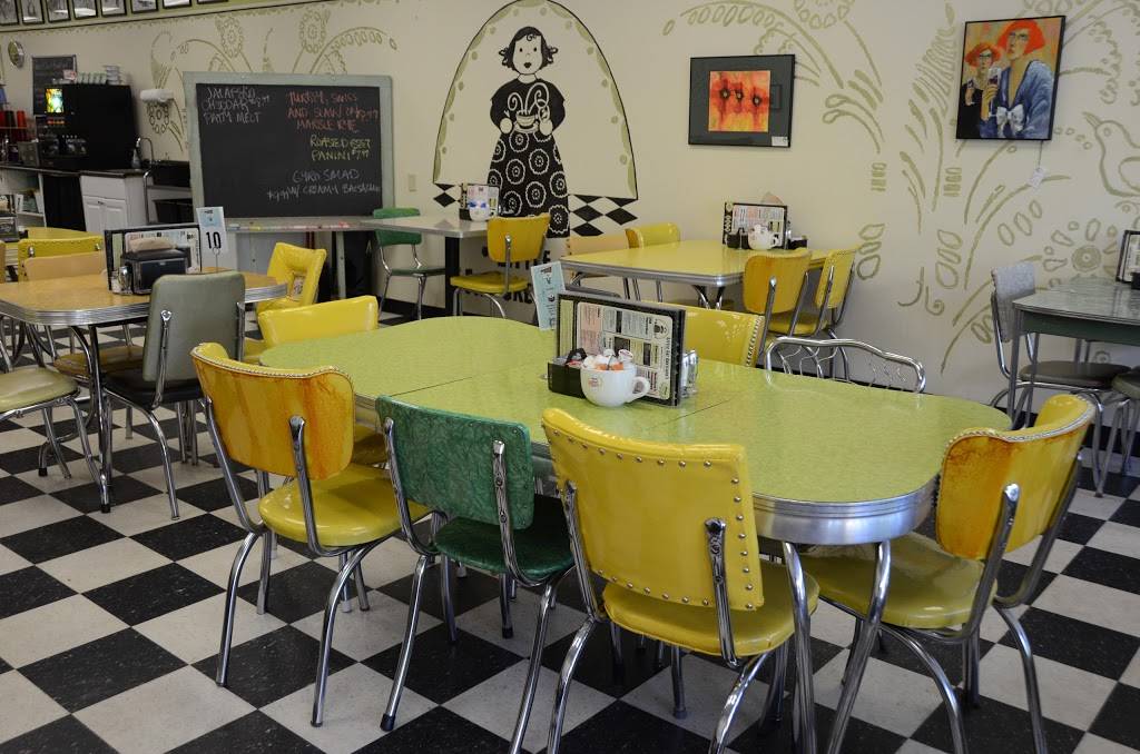 Little Fat Gretchens | cafe | 108 S Main St, Waupaca, WI 54981, USA | 7152580132 OR +1 715-258-0132