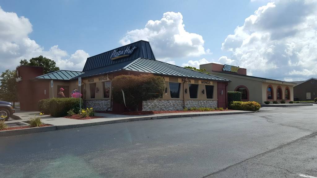 Pizza Hut | meal takeaway | 804 Foothills Mall Dr, Maryville, TN 37801, USA | 8659843000 OR +1 865-984-3000