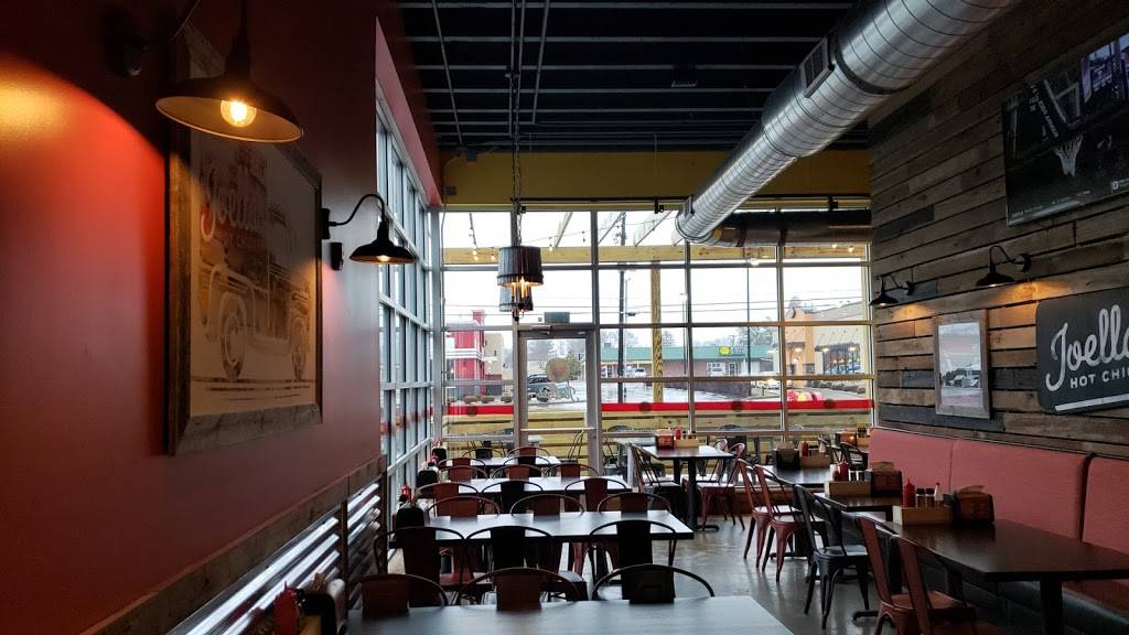 Joellas Hot Chicken Bloomington | restaurant | 3002 E 3rd St, Bloomington, IN 47401, USA | 8123398497 OR +1 812-339-8497