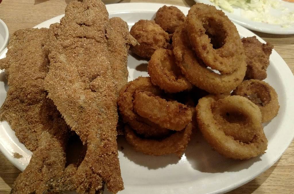 Country & Western Steak House | restaurant | 189 Extension St, Camden, TN 38320, USA | 7315843026 OR +1 731-584-3026