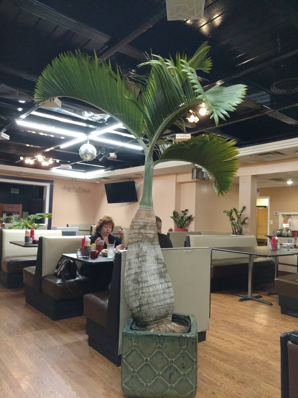 Cowbobas | restaurant | 940 S Federal Blvd, Denver, CO 80219, USA | 3039343301 OR +1 303-934-3301