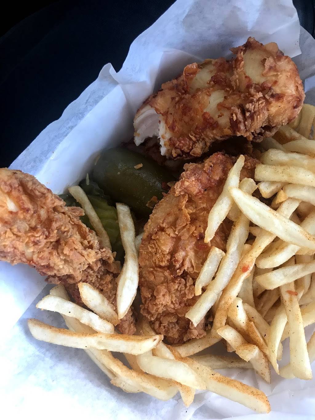 Henderson Chicken | restaurant | 1486 N Hampton Rd, DeSoto, TX 75115, USA | 2144556314 OR +1 214-455-6314