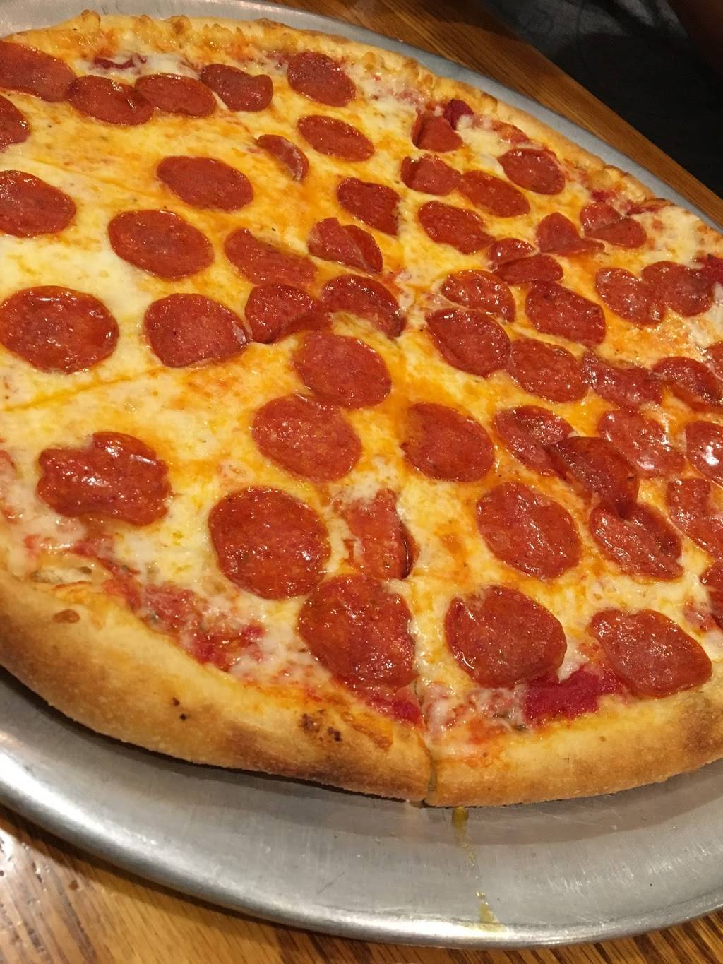 Armettas Italian Grill and Pizzeria | restaurant | 5524 Staples Mill Plaza, Dale City, VA 22193, USA | 7038789977 OR +1 703-878-9977