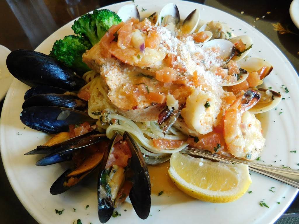 Dalesios Of Little Italy | restaurant | 829 Eastern Ave, Baltimore, MD 21202, USA | 4105391965 OR +1 410-539-1965