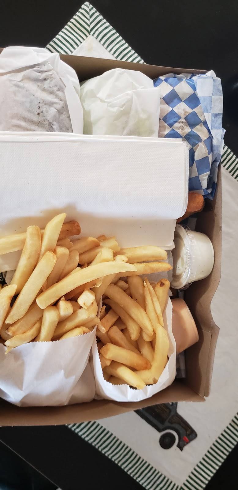 Strati Burgers | restaurant | 460 N Barranca Ave, Covina, CA 91723, USA | 6263310650 OR +1 626-331-0650