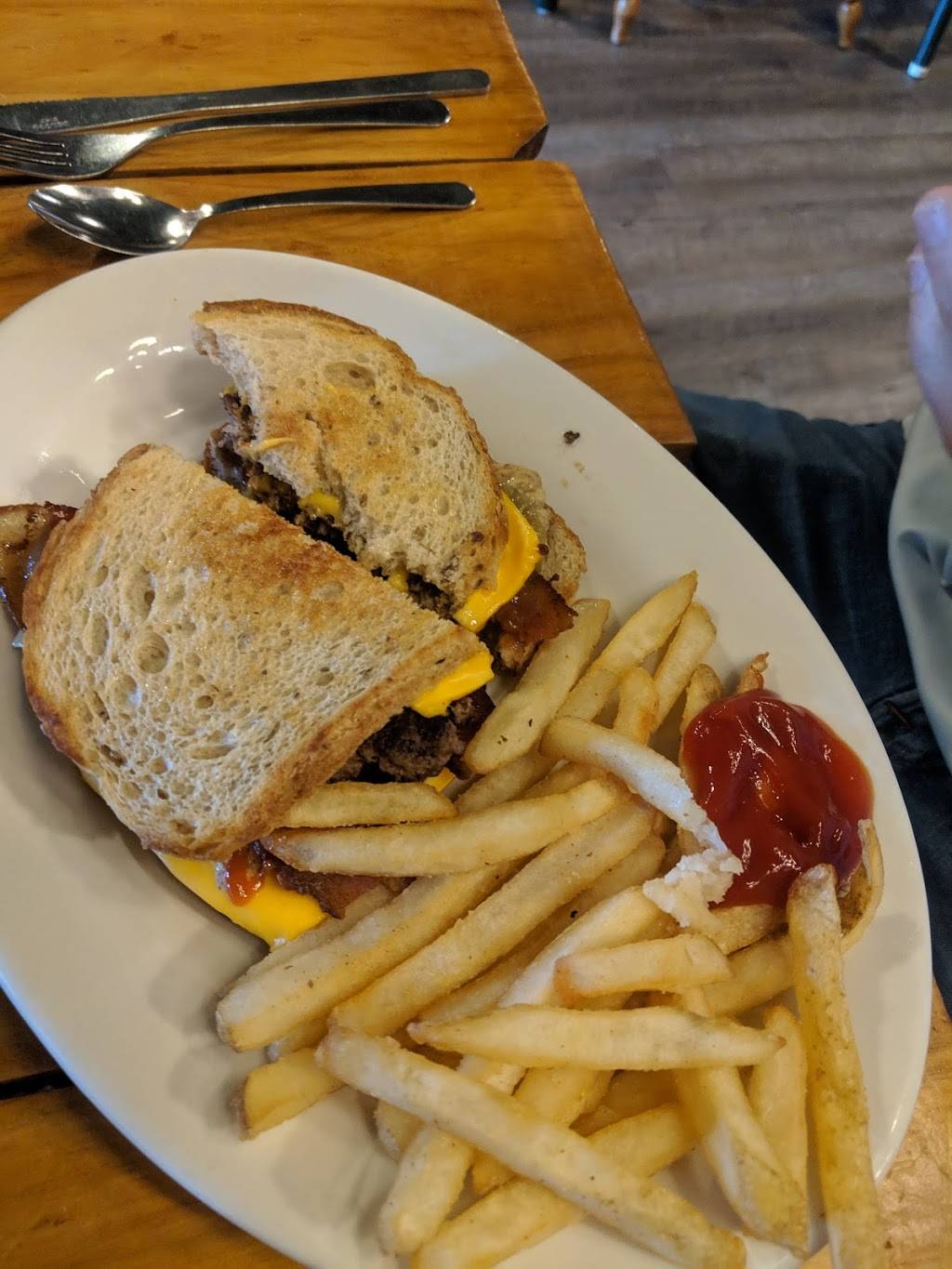 Cornerstone Café | restaurant | 76 N Main St, Ellijay, GA 30540, USA | 7066362230 OR +1 706-636-2230