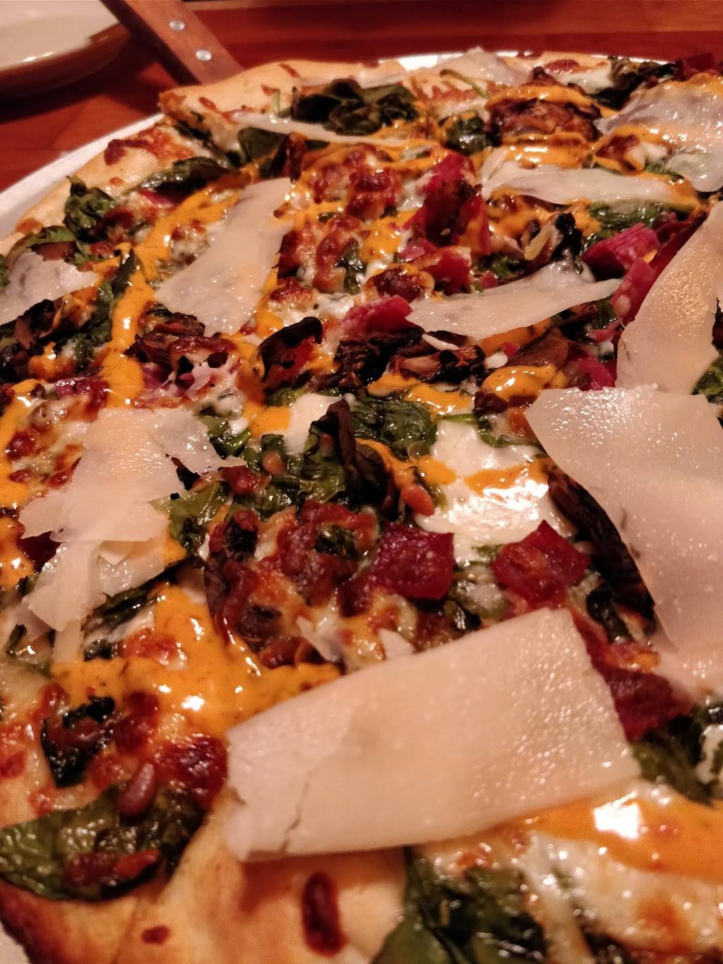 Van Gos Pizza | restaurant | 180 Web St, Friday Harbor, WA 98250, USA | 3603780138 OR +1 360-378-0138