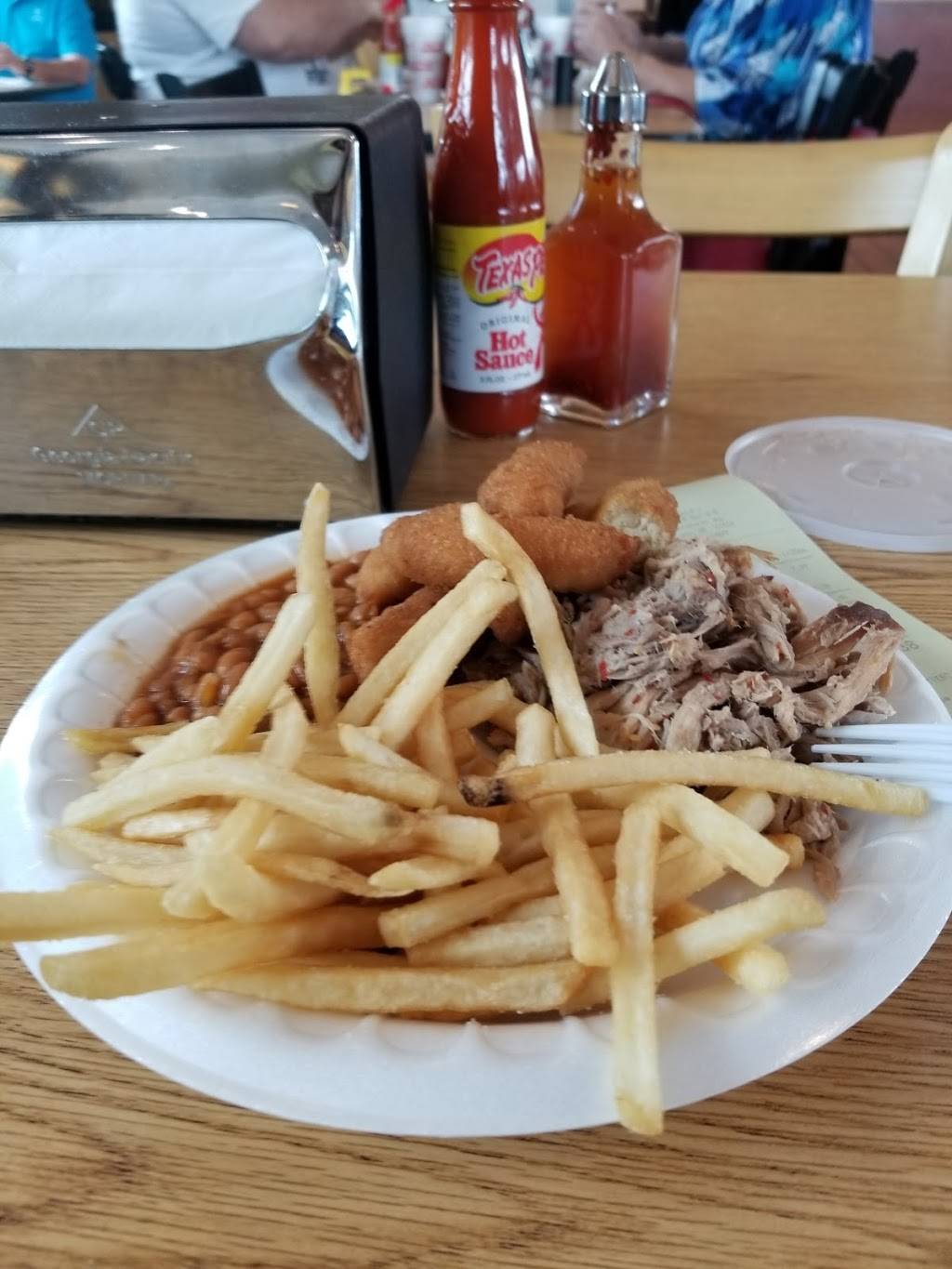 Smithfields Chicken N Bar-B-Q | restaurant | 4101 Fernhurst Way, Greensboro, NC 27406, USA | 3362742087 OR +1 336-274-2087