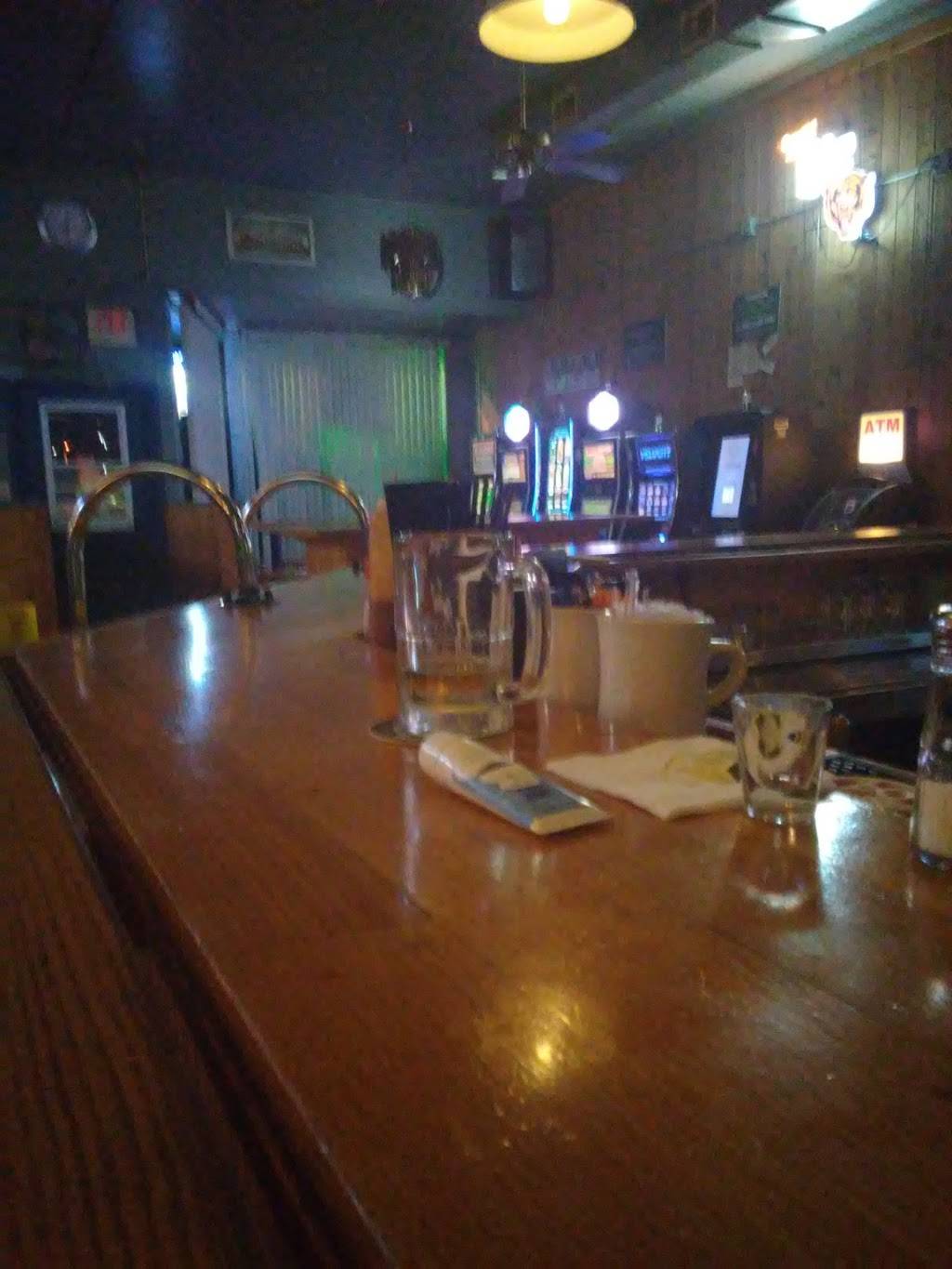 KJs Bar & Grill | restaurant | 518 E Lincoln Hwy, DeKalb, IL 60115, USA | 8157482577 OR +1 815-748-2577