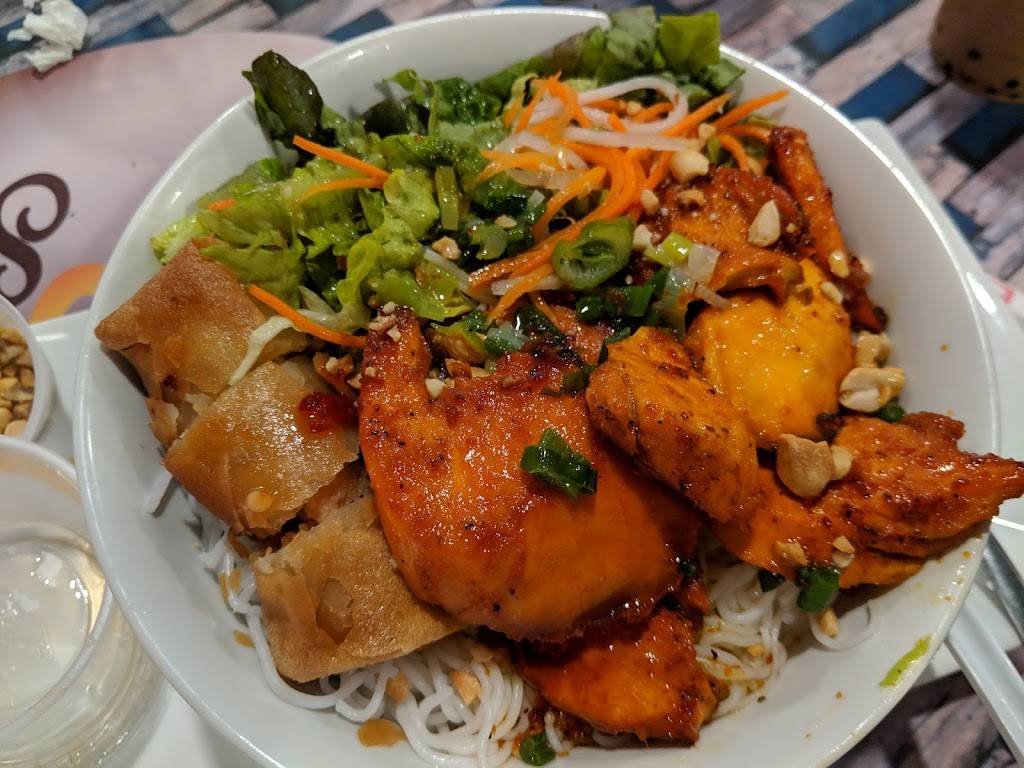 Signature Pho & Desserts | restaurant | 17600 Collier Ave # A102, Lake Elsinore, CA 92530, USA | 9512282888 OR +1 951-228-2888