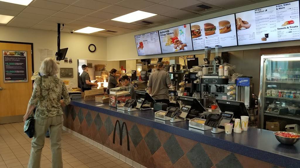 McDonalds | cafe | 7 Kansas Turnpike, Belle Plaine, KS 67013, USA | 6203998311 OR +1 620-399-8311