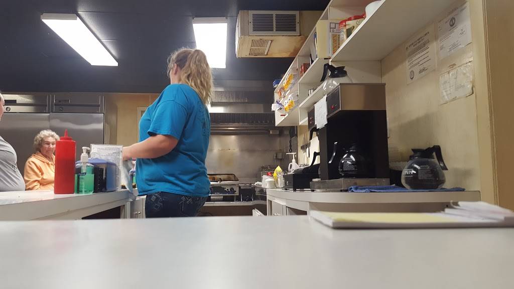 B & H Restaurant | restaurant | 112 N Airline Rd, Morganfield, KY 42437, USA | 2703890258 OR +1 270-389-0258