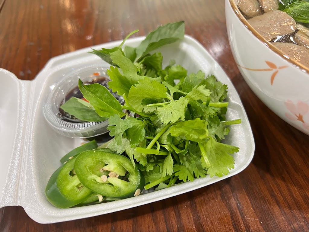 Viet Nom Nom | restaurant | 1715 Murray Ave, Pittsburgh, PA 15217, USA | 4125867200 OR +1 412-586-7200